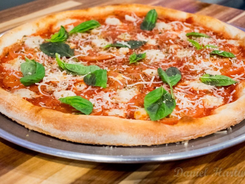IDK Pizza has added a vegan menu with pizza, raviolis, and more! For more vegan dining options in Las Vegas, visit www.vegansbaby.com