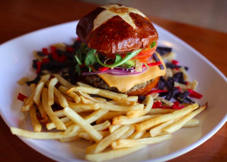 Blinders Burgers & Brunch is a plant-based burger and brunch restaurant in Northwest Las Vegas. For more vegan restaurants in Las Vegas, visit www.vegansbaby.com/vegansbaby2018