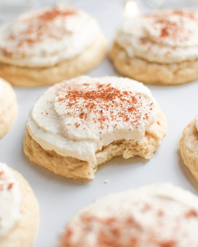 Even if you're vegan, you can have Christmas cookies. Here's a roundup of vegan Christmas cookies we love. For more recipes, visit www.vegansbaby.com