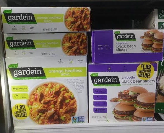 Who says your grocery store bill has to be high when you're vegan? Check out our favorite vegan 99 Cent Only Store finds. For more vegan shopping tips, visit www.vegansbaby.com.