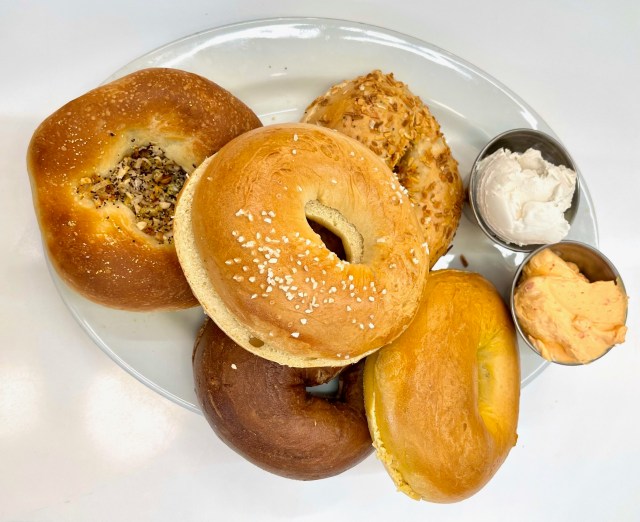 Siegel's Bagelmania has vegan options. The vegan-friendly restaurant near the Convention Center offers bagels, vegan schmears and more. For more vegan options in Las Vegas, visit www.vegansbaby.com