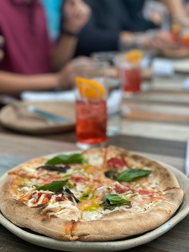 Guide to vegan dining for Valentine's Day in Las Vegas. For more places to eat vegan in Las Vegas visit www.vegansbaby.com