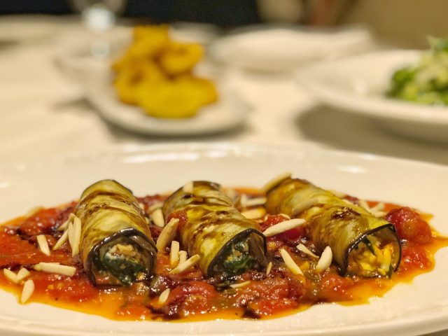 Hank's Fine Steakhouse & Martinis has launched a new vegan menu in Las Vegas. For more vegan dining options in Las Vegas, visit www.vegansbaby.com/vegansbaby2018