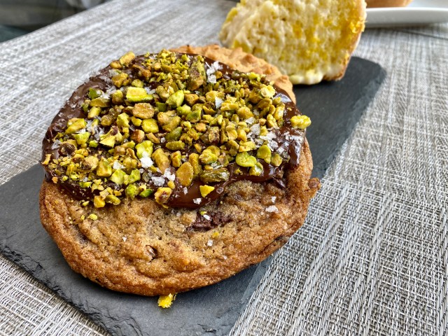 Gym Talk is a meal delivery service cooking up vegan comfort food and sweet desserts. For more vegan options in Las Vegas visit www.vegansbaby.com