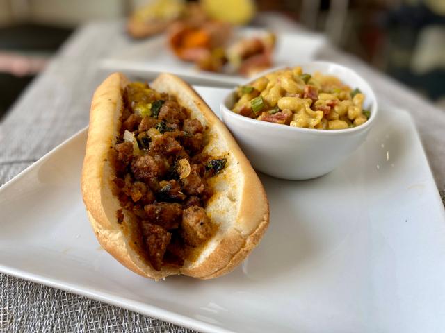 Gym Talk is a meal delivery service cooking up vegan comfort food and sweet desserts. For more vegan options in Las Vegas visit www.vegansbaby.com