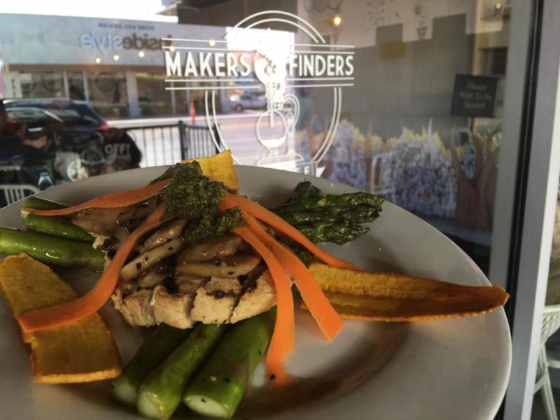 A look at the best vegan dining in Las Vegas. For more vegan food in Las Vegas, visit www.vegansbaby.com/vegansbaby2018