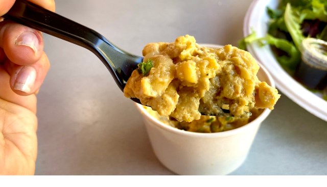 Celebrate National Mac and Cheese Day with vegan mac and cheese from these vegan restaurants in Las Vegas. For more vegan options in Las Vegas, visit www.vegansbaby.com