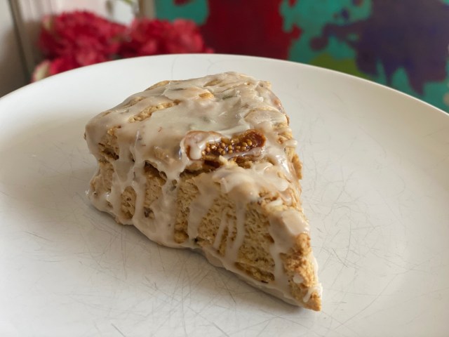 The Cupcave is an all-vegan bakery in Las Vegas and offers pick-up and nationwide shipping. For more vegan bakeries in Las Vegas visit www.vegansbaby.com