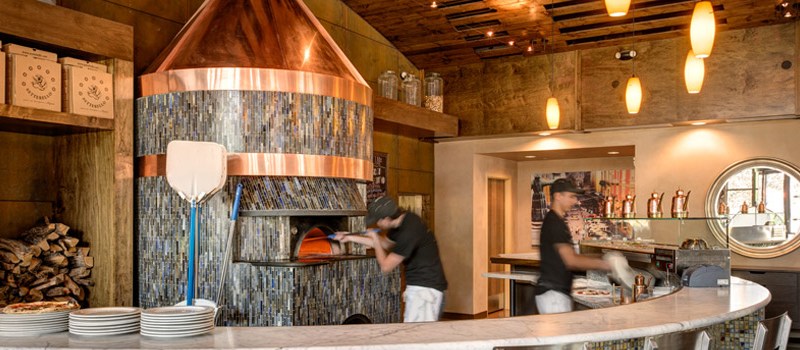 It may not have a specific vegan menu, but Settebello has vegan dining options including pizza and salad. For more vegan dining choices in Las Vegas, visit www.vegansbaby.com/vegansbaby2018