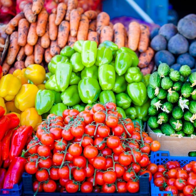 Guide to farmers markets in Las Vegas. 