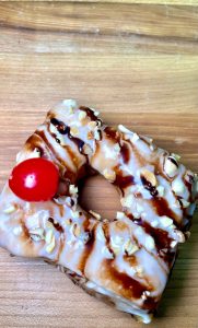 Disco Donuts offers vegan donuts Las Vegas. It's an all-vegan donut shop in a ghost kitchen. For more on being vegan in Vegas, visit www.vegansbaby.com