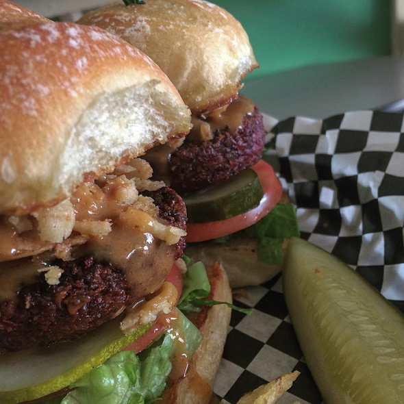 Looking for vegan dining in the Albany region of New York? Check out this dining guide! For more vegan dining guides around the world, visit www. vegansbaby.com/vegansbaby2018