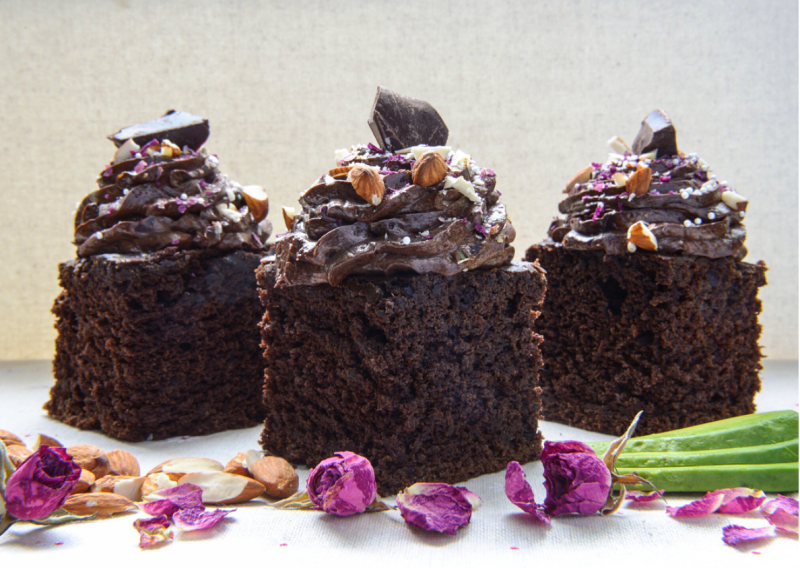 Bleu Moon Bakery specializes in plant-based, organic, allergy-free custom baked goods. For more vegan options in Las Vegas, visit www.vegansbaby.com/vegansbaby2018