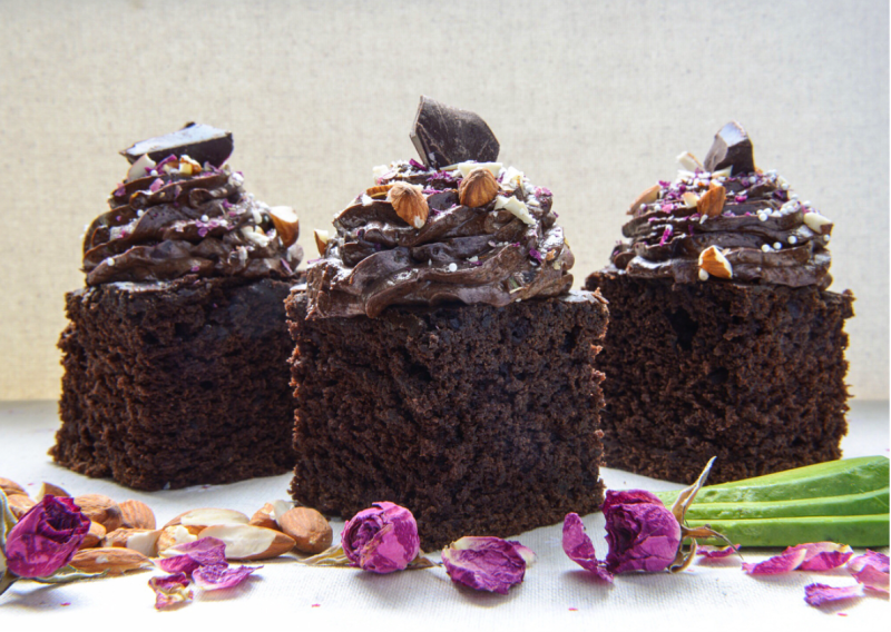 Bleu Moon Bakery specializes in plant-based, organic, allergy-free custom baked goods. For more vegan options in Las Vegas, visit www.vegansbaby.com/vegansbaby2018