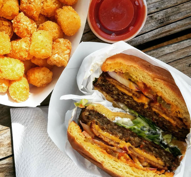 Austin is a vegan-friendly city. This guide to vegan restaurants, food trucks and vegan-friendly establishments is all you need to eat the best vegan food in Austin. For more vegan guides around the world visit www.vegansbaby.com