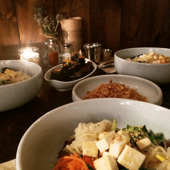  Looking for vegan dining in the Albany region of New York? Check out this dining guide! For more vegan dining guides around the world, visit www. vegansbaby.com/vegansbaby2018